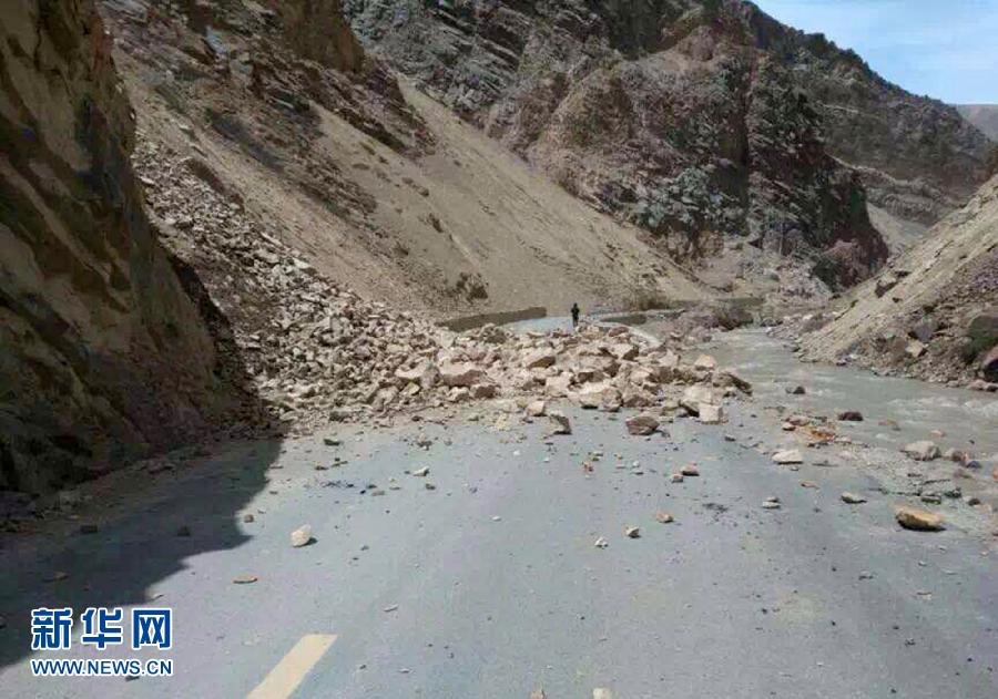 尼泊尔地震 西藏境内发生山体滑坡