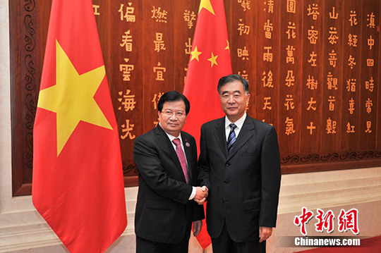 ������Խ�ϸ�����֣ͥ��