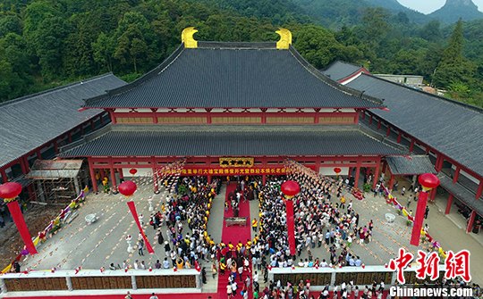 航拍"女众禅宗祖庭"江西九峰禅寺开光大典 再现盛唐佛风