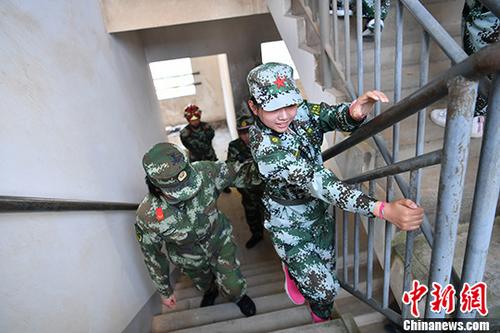 ����������μӡ���������Ӫ������������