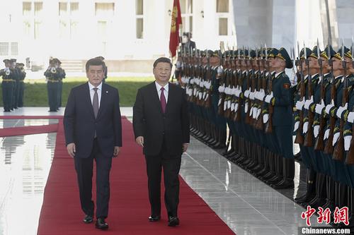习近平同吉尔吉斯斯坦总统热恩别科夫会谈