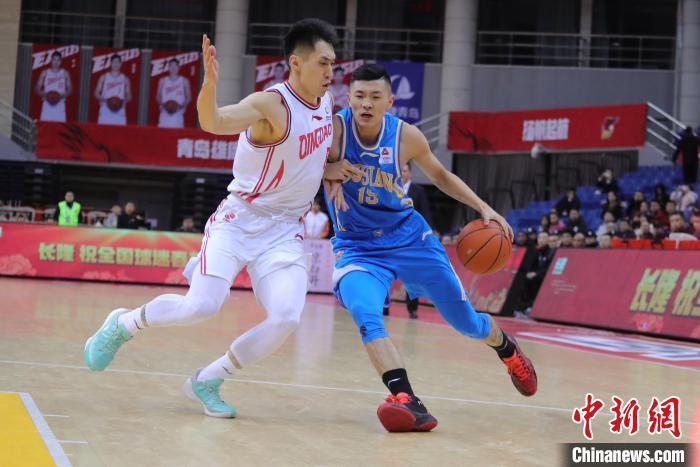 CBA常规赛第26轮：青岛队主场战胜福建队获得连胜