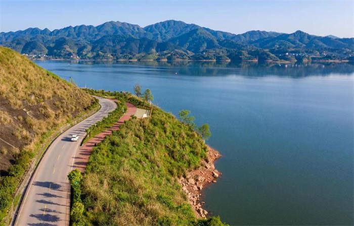 变“控制区”为“安全网”让“安全网”成“发展带”