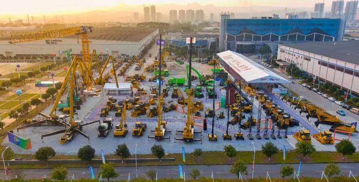 柳工创建65周年庆祝大会举行