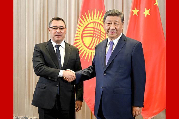 习近平会见吉尔吉斯斯坦总统扎帕罗夫