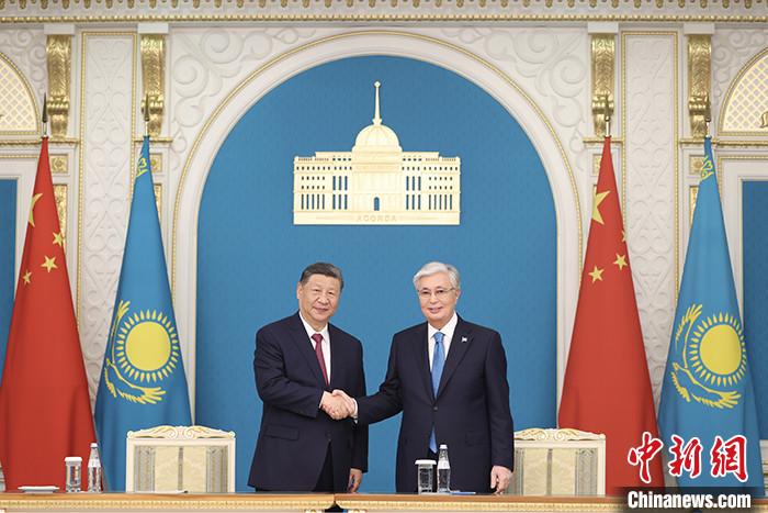 习近平同哈萨克斯坦总统托卡耶夫会谈
