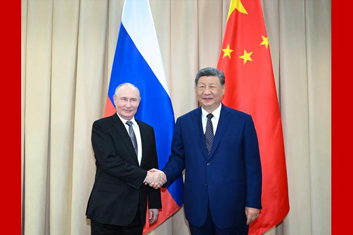 习近平会见俄罗斯总统普京