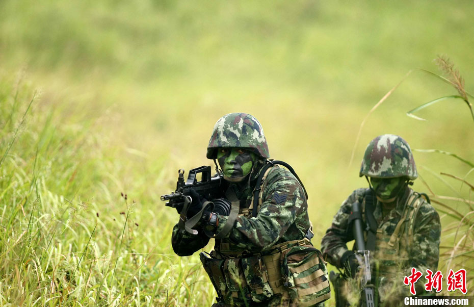 中泰特种兵进行混编机降突袭演练