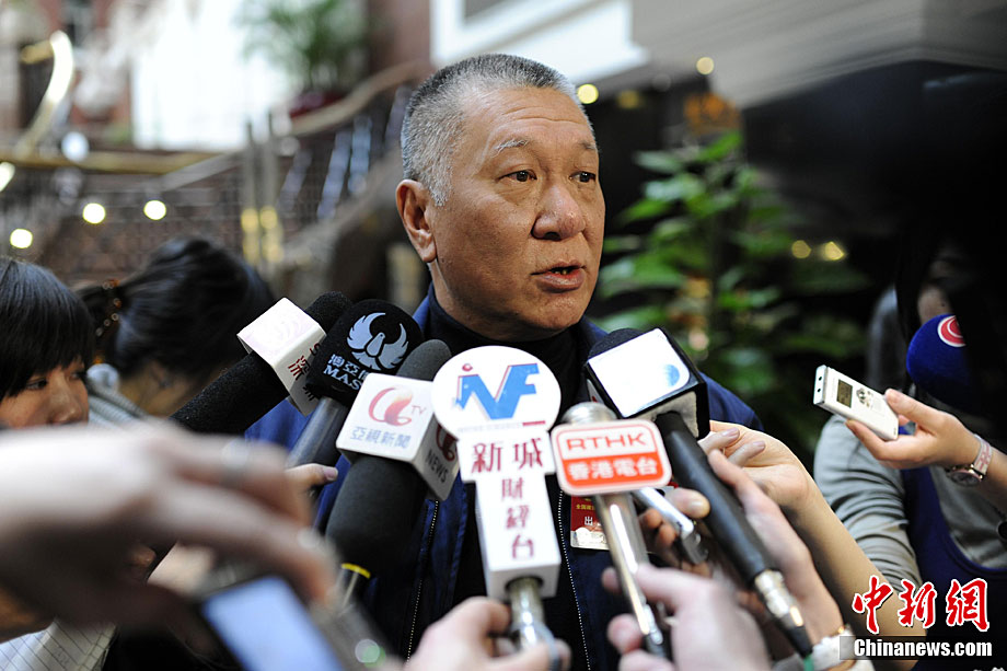 全国人大四次会议预备会在北京人民大会堂举行