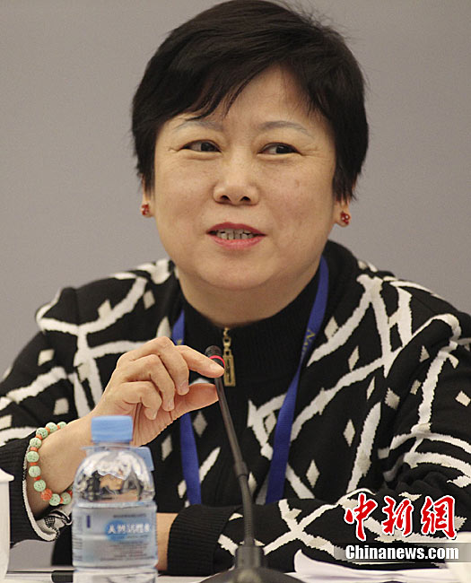 霍震霆出席港澳地区全国政协委员招待会