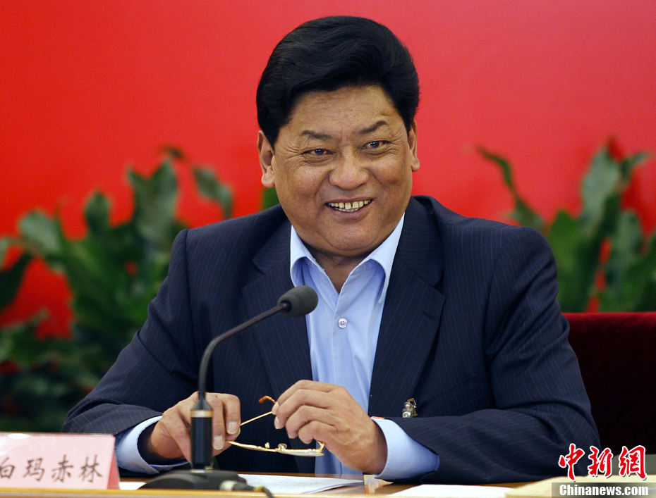 政协闭幕会鼓掌通过提案审查情况的报告