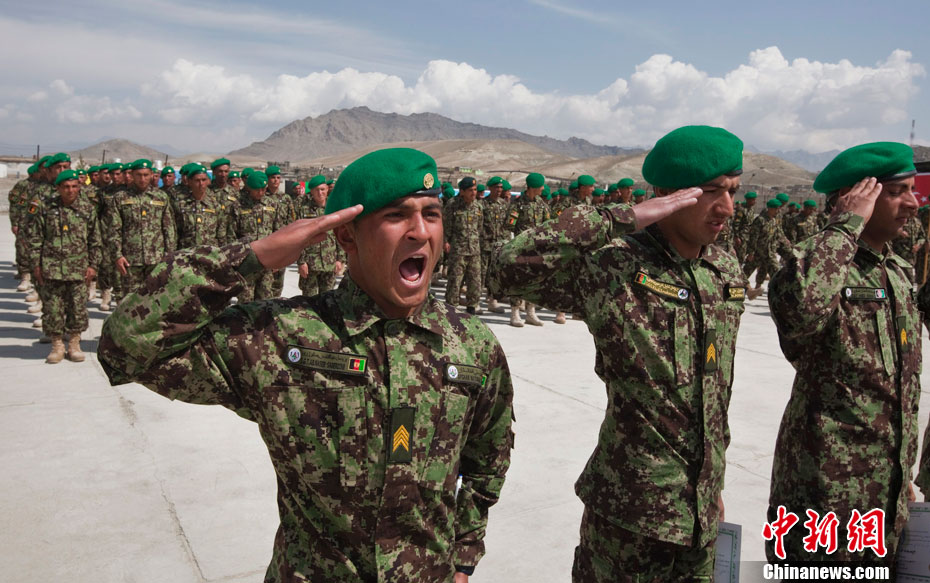 阿富汗国民军举行新兵毕业典礼