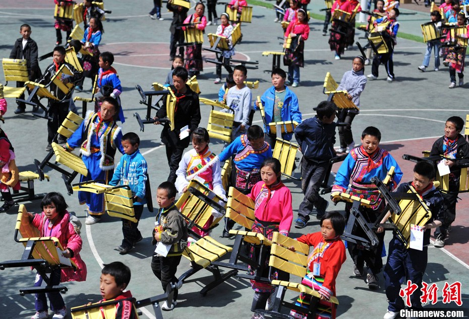 四川汶川县七一绵虒小学坐落在四大羌族聚居县之一的"西羌第一村"的绵