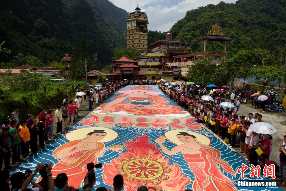 马来西亚民众庆祝佛教卫塞节