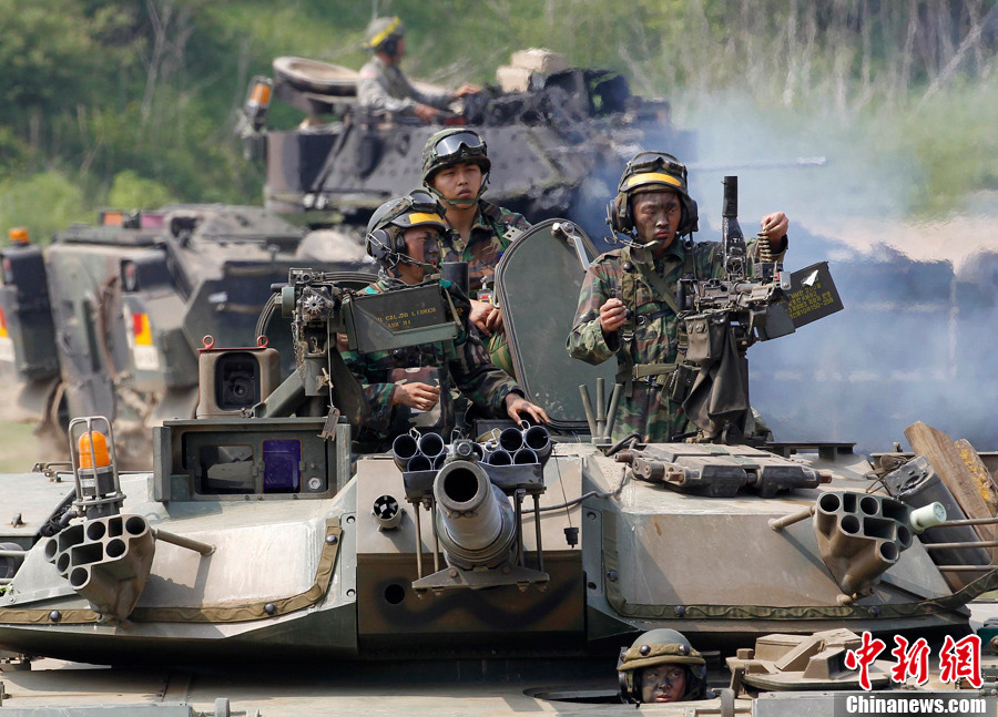 韩美在朝韩边境举行联合军演