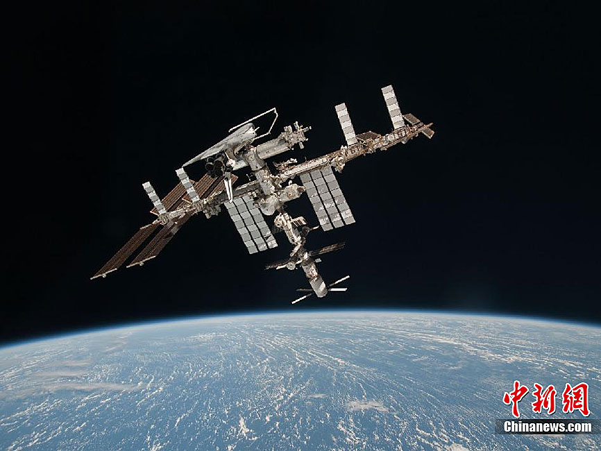 航天飞机与空间站对接照片被公开