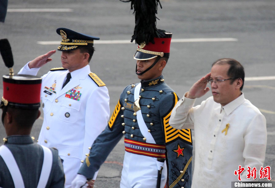 菲律宾举行阅兵式庆祝独立113周年
