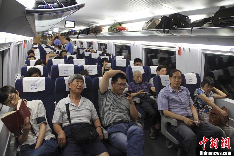 京沪高铁正式开通运营车厢内部全景