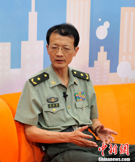 军事专家做客中新网谈军队建设成就