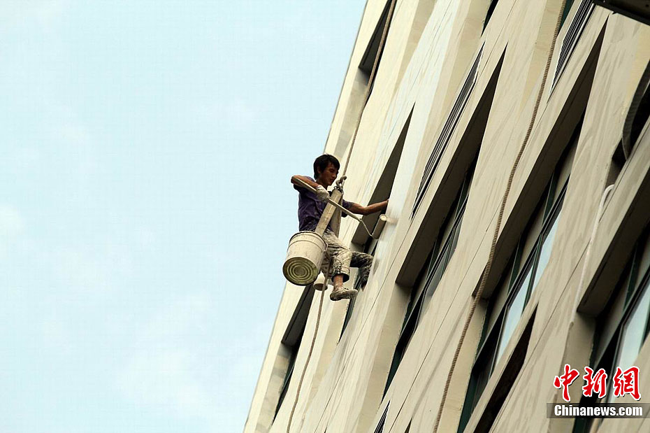 高空作业的"蜘蛛人"