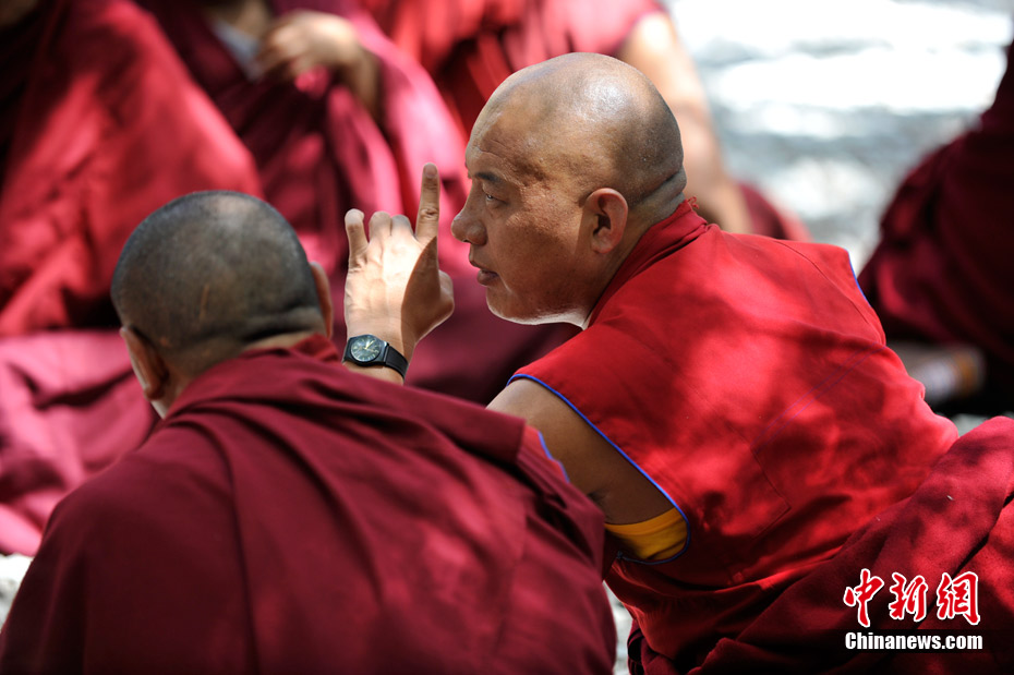 拉萨掠影色拉寺僧人辩经