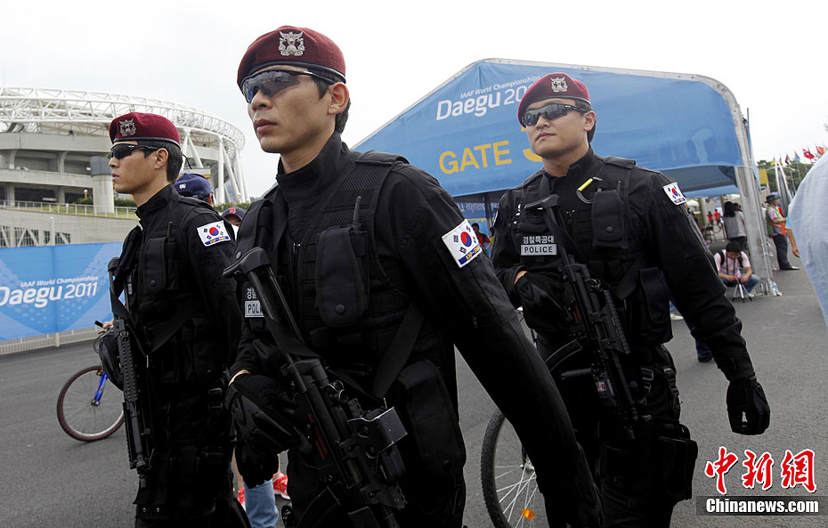 韩国特警护卫大邱田径世锦赛场安全