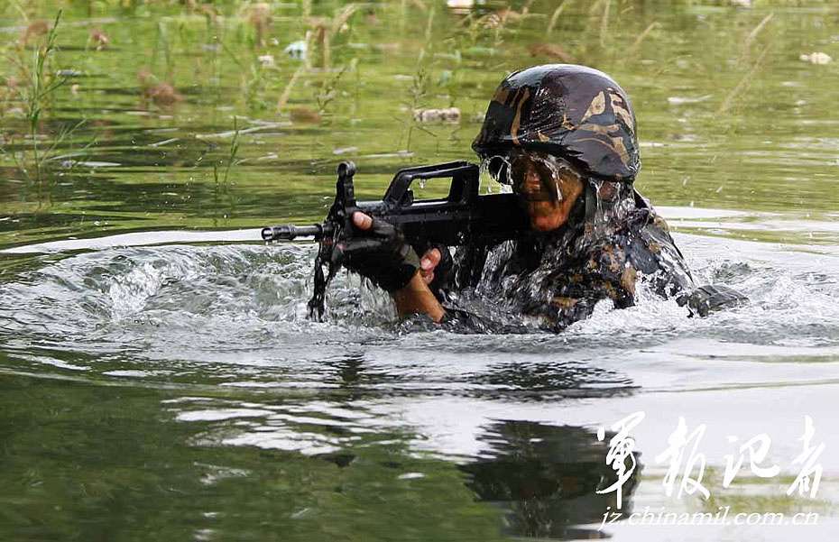 安德鲁波依德"特种兵竞赛桂冠,荣立一等功……他就是大学生士兵吴志辉
