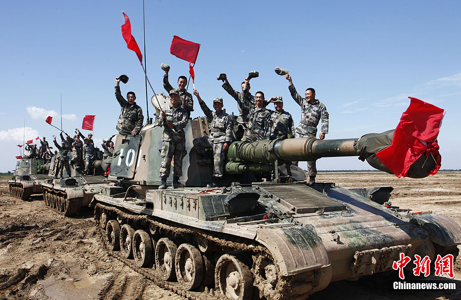 济南军区炮兵部队成建制实弹对抗比武落幕88