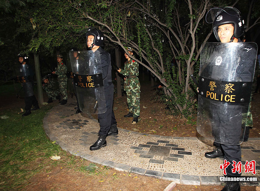 河南豫西监狱举行"警盾一号"反恐演练