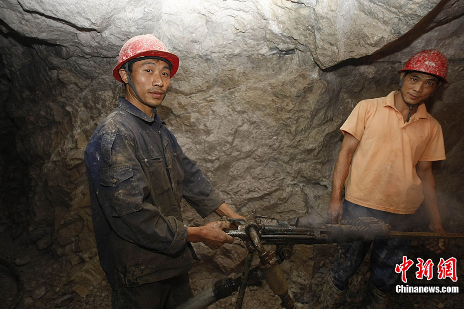 采石工的"地下"生活