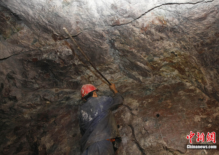 采石工的"地下"生活