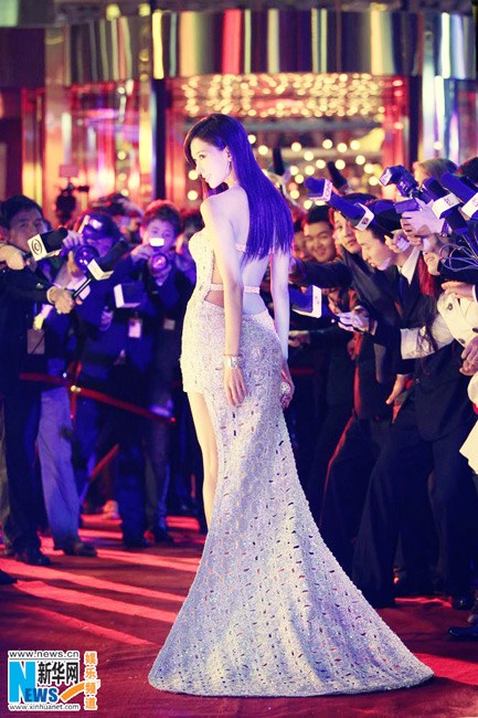 《富春山居图》奢华夜戏 林志玲裸背美腿惊艳四座