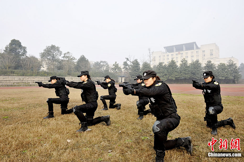 成都女子特警队——没有情人的情人节