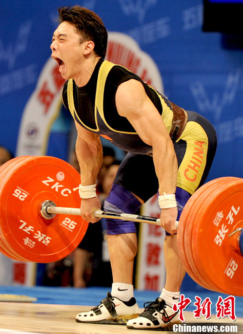 中国举重奥运选拔赛怒吼的大力士