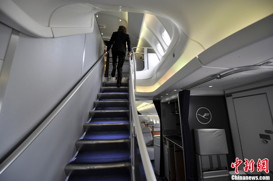 世界最先进洲际客机波音747-8正式交付使用