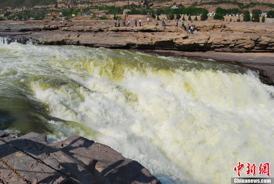 同降水量,而黄河上游至源头内蒙地区的雨水量很少,故黄河壶口水量减少