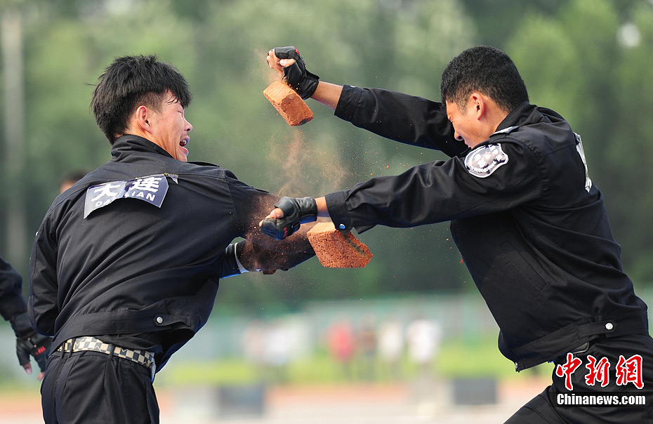 辽宁省保安员举行首届职业技能大比武 (1/5)