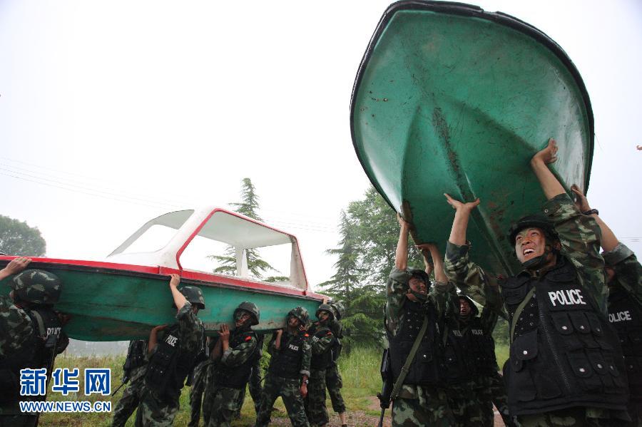 武警8670部队特战尖兵锻造处突铁拳24