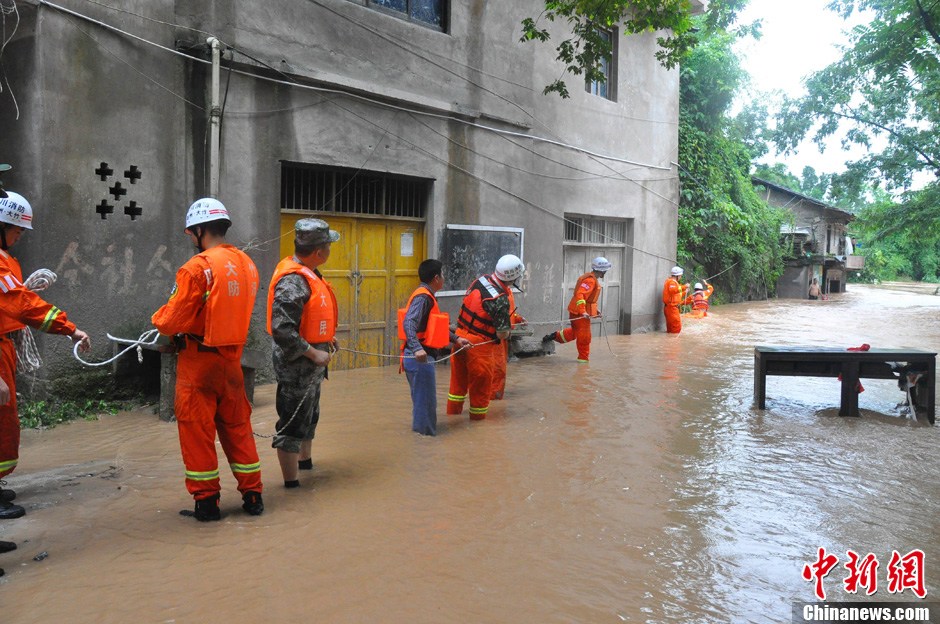 四川大竹暴雨洪水中转移疏散180余人