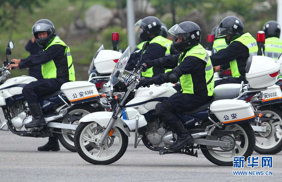北京警方举行巡警系统警用摩托车技能展示