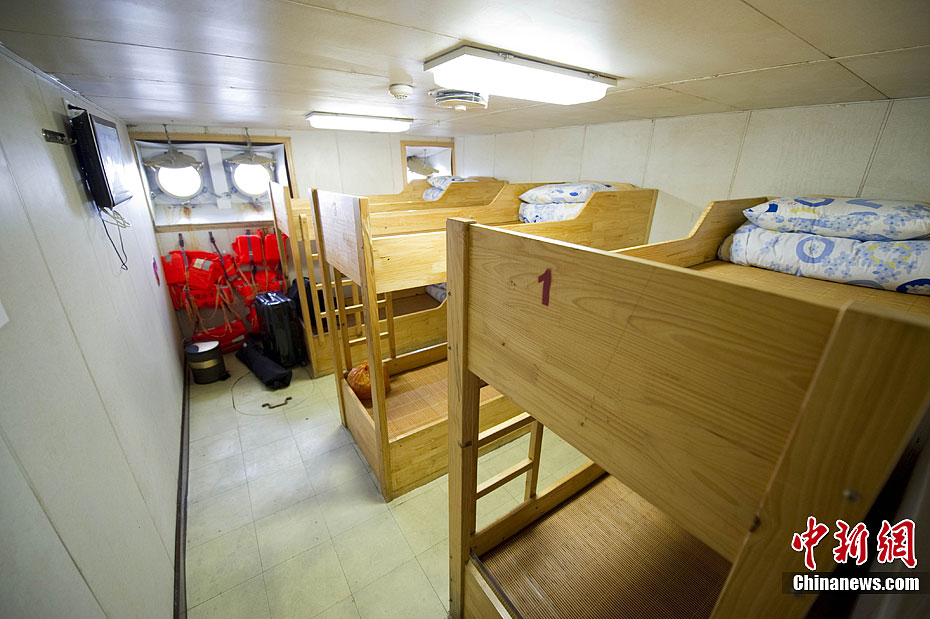 西沙"生命线"补给船"琼沙3号"