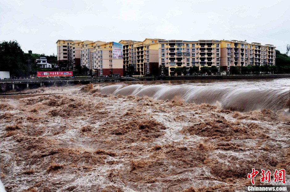 四川泸州暴雨成灾