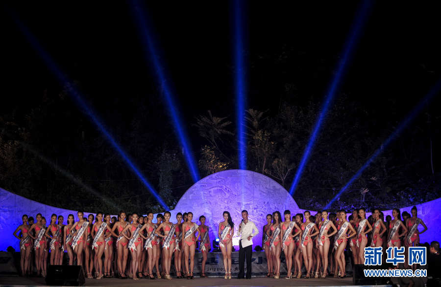 直击比基尼小姐t台秀 佳丽尽显超辣曲线 (15/15)