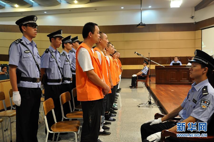 11名销售"地沟油"嫌犯在浙受审