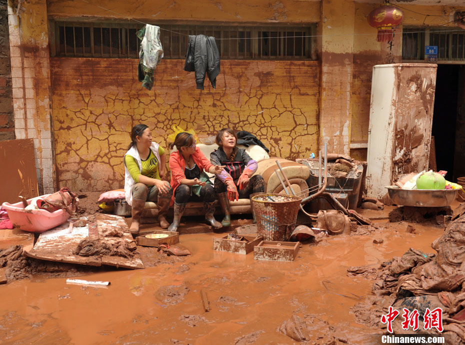 四川冕宁泸沽镇遭遇特大洪水袭击受灾严重