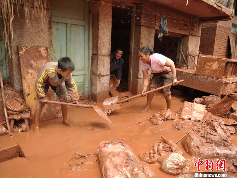 四川冕宁泸沽镇遭遇特大洪水袭击受灾严重