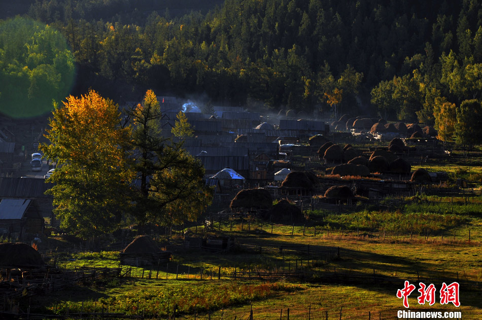 新疆北部阿尔泰地区秋景醉人