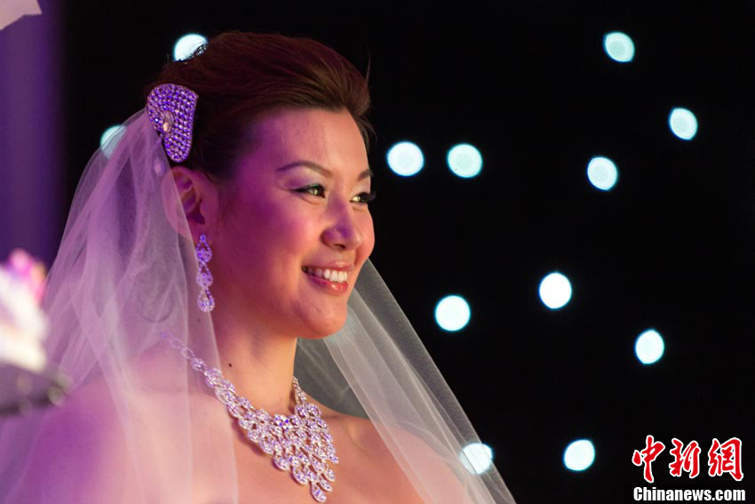 八一男篮莫科迎娶亚洲蝶后周雅菲