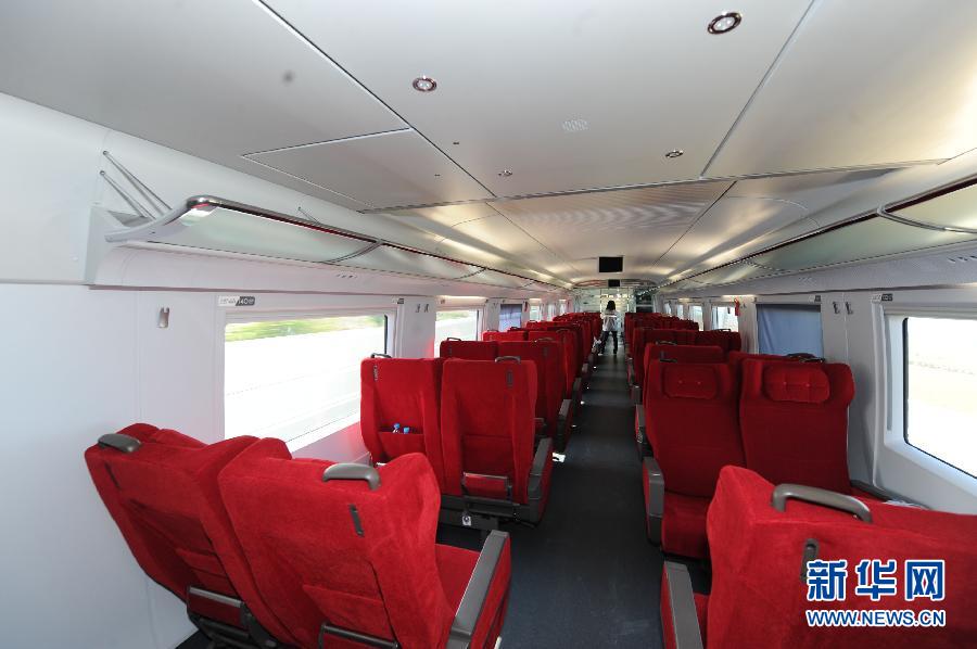 高寒动车组哈大客运专线开始试运行