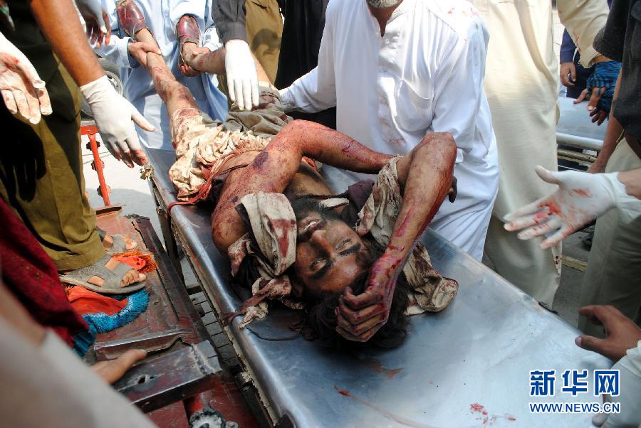 附近的德拉亚当海勒地区当天发生一起爆炸袭击事件,造成至少15人死亡